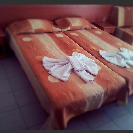 Hotel Concordia Plaza 2 à Primorsko Extérieur photo